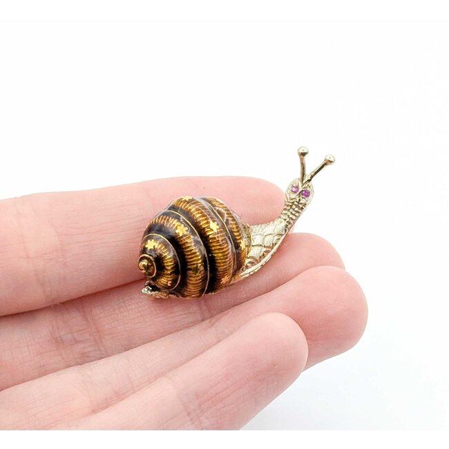 Brooch Mid-Century Snail .02ctw Rubies 18kw 1.5x.7" 9.02g 225010098
