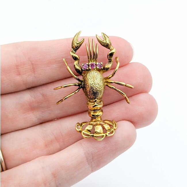 Brooch Mid-Century, Lobster .14ctw Rubies 18ky 1.6x1.25" 9.5g 225010102