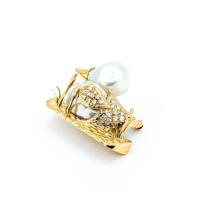 Brooch Duck Motif .27ctw Round Diamonds 15x12mm Pearl 18x15mm Pearl 14ky 1.4x1.1" 18.63g 225010091