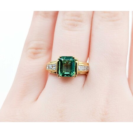 Ring .66ctw Princess Diamonds 2.10ct Emerald 18ky Sz6 6.8g 225030006