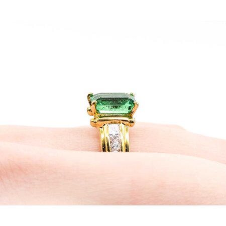 Ring .66ctw Princess Diamonds 2.10ct Emerald 18ky Sz6 6.8g 225030006