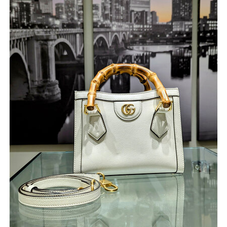 Handbag Gucci Diana Mini Tote White Leather 655661 125035075