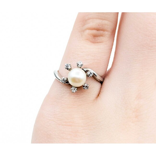 Ring Vintage Mid-Century Engraved .10ctw Single Cut Diamonds 7mm Pearl 14kw sz4.25 124110750