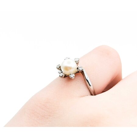 Ring Vintage Mid-Century Engraved .10ctw Single Cut Diamonds 7mm Pearl 14kw sz4.25 124110750
