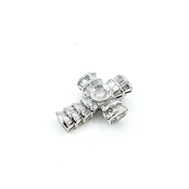 Pendant Cross 1.00ctw Round & Baguette Diamonds 900pt .8x.6" 4.7g 125030024