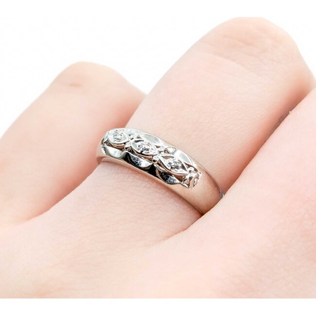 Ring 3 Stone .015ctw Single Cut Diamonds 14kw Sz6 3.12g 225020017