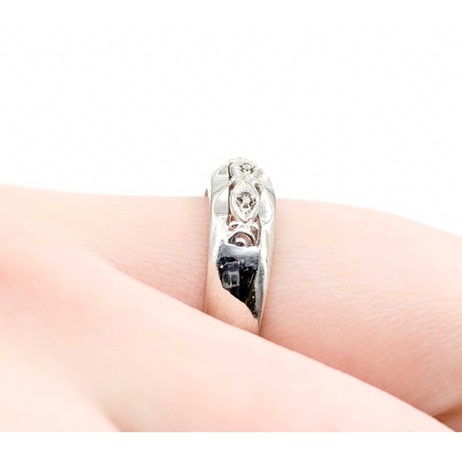 Ring 3 Stone .015ctw Single Cut Diamonds 14kw Sz6 3.12g 225020017