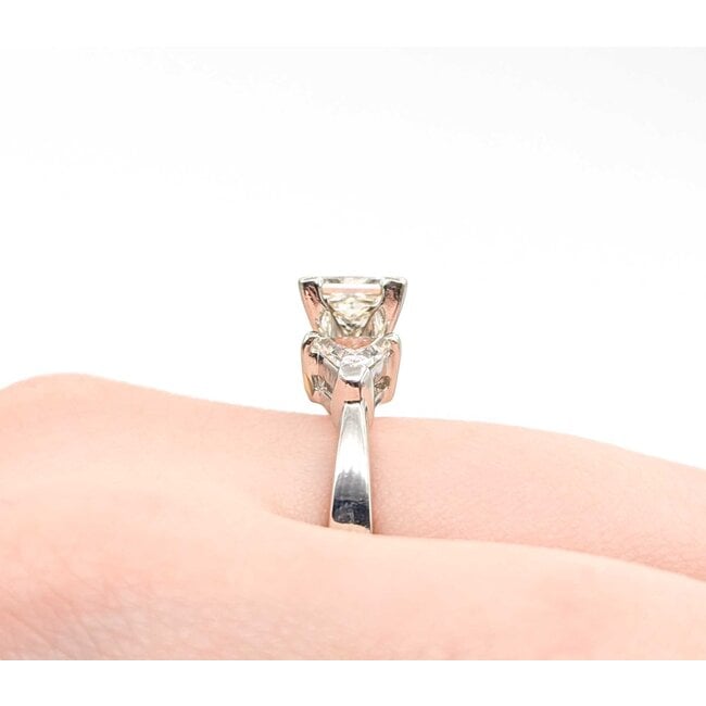 Ring Engagement GIA: 15627488 1.53ct Princess Diamond .66ctw Trillion Diamond Platinum Sz7 7.7g 225030044