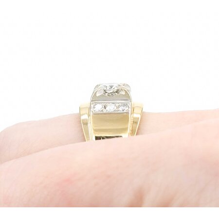 Ring .82ctw Round Diamonds 14ky 13.5mm Sz7.5 7.68g 225030137