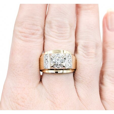 Ring .82ctw Round Diamonds 14ky 13.5mm Sz7.5 7.68g 225030137
