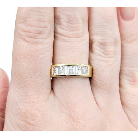 RIng 0.84ctw Princess/Baguette Diamonds 18ky sz9 6.78g 225030110