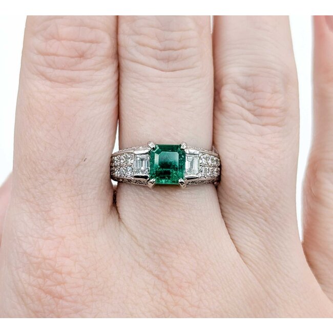 Ring 1.05ctw Round & Radiant Diamonds 1.51ct Emerald 900pt 8mm sz7.5 8.18g 125030083