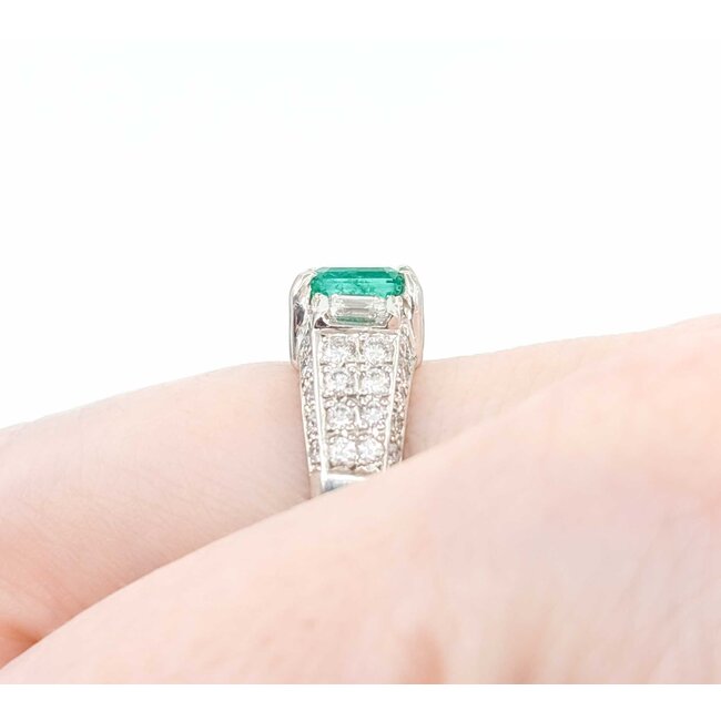 Ring 1.05ctw Round & Radiant Diamonds 1.51ct Emerald 900pt 8mm sz7.5 8.18g 125030083