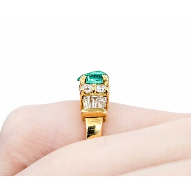 Ring 0.59ctw Round & Baguette Diamonds .46ct Emerald 18ky 5.8mm sz4.5 4.11g 125030092