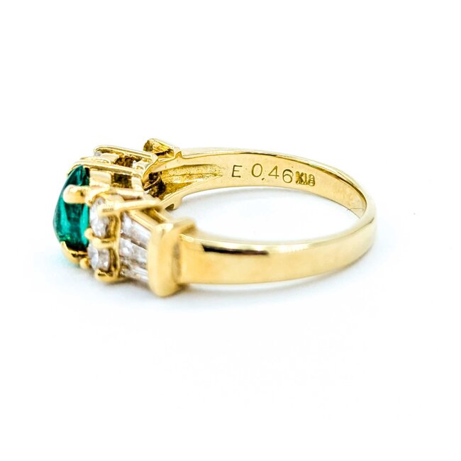 Ring 0.59ctw Round & Baguette Diamonds .46ct Emerald 18ky 5.8mm sz4.5 4.11g 125030092