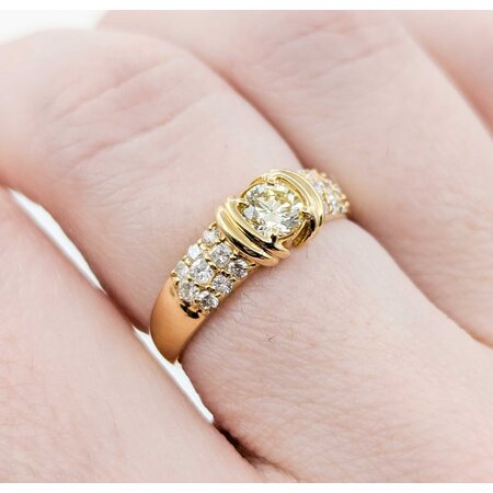 Ring Pave .35ct Round Diamond .40ctw Accent Diamonds 18ky sz6.75 3.33g 125030057