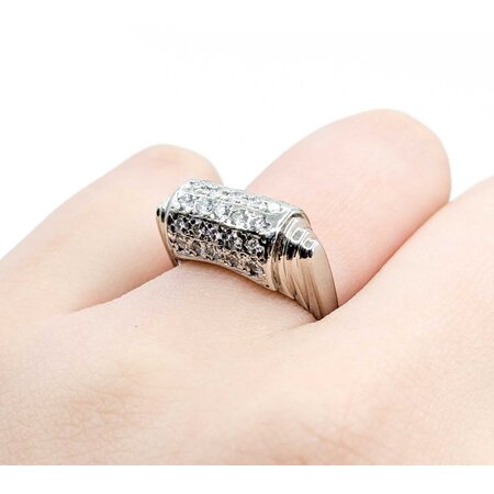 Ring Pave Set Dome 0.65ctw Round Diamonds 850pt 8mm sz5 8.72g 125030081
