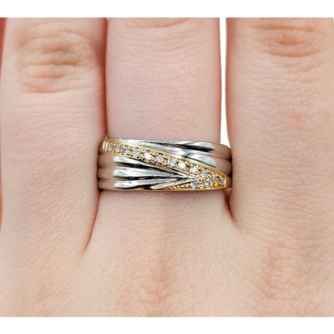 Ring V Shape .14ctw Round Diamonds 900pt 18ky 7.8mm sz9.75 6.03g 125030053