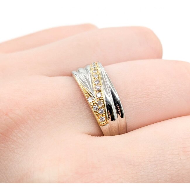 Ring V Shape .14ctw Round Diamonds 900pt 18ky 7.8mm sz9.75 6.03g 125030053