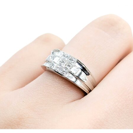 Ring Invisible Set 1.00ctw Princess Diamonds 18kw 7.4mm sz7 5g 125030068