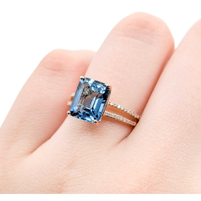 Ring Split Shank .12ctw Round Diamonds 4.00ct London Blue Topaz 14kr Sz6 2.72g 225040027
