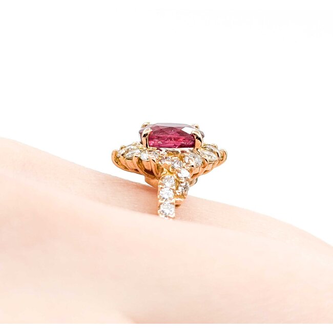 Ring Halo .71ctw Round Diamonds 1.50ct Ruby 18kr sz7.5 4.32g 125030051