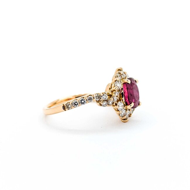 Ring Halo .71ctw Round Diamonds 1.50ct Ruby 18kr sz7.5 4.32g 125030051