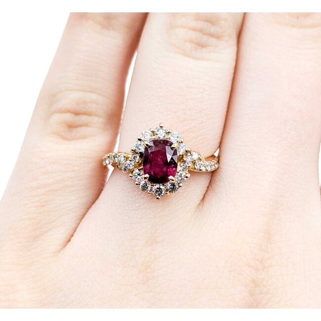 Ring Halo .71ctw Round Diamonds 1.50ct Ruby 18kr sz7.5 4.32g 125030051
