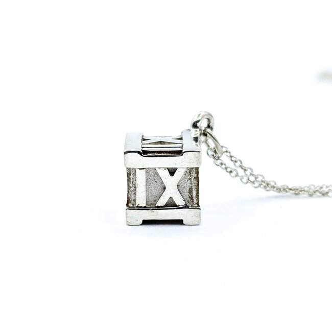 Pendant Tiffany & Co. Roman Numeral Pendant 925 .3x.3" 16-18" 5.51g 125040012
