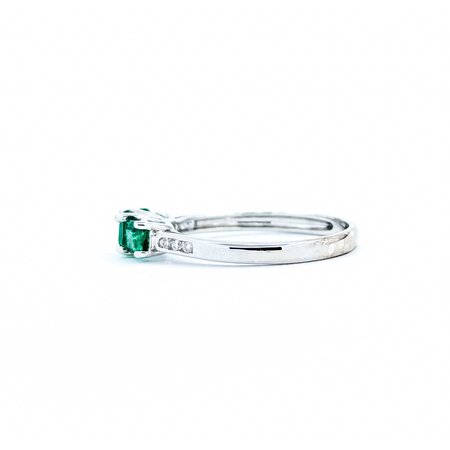 Ring 3 Stone .02ctw Round Diamonds .50ctw Emeralds 14kw Sz5 1.26g 225040032