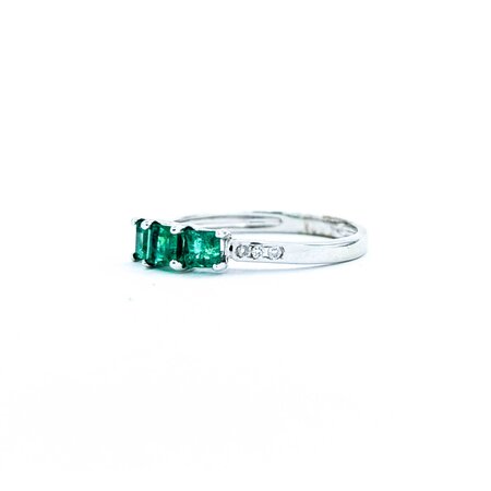 Ring 3 Stone .02ctw Round Diamonds .50ctw Emeralds 14kw Sz5 1.26g 225040032