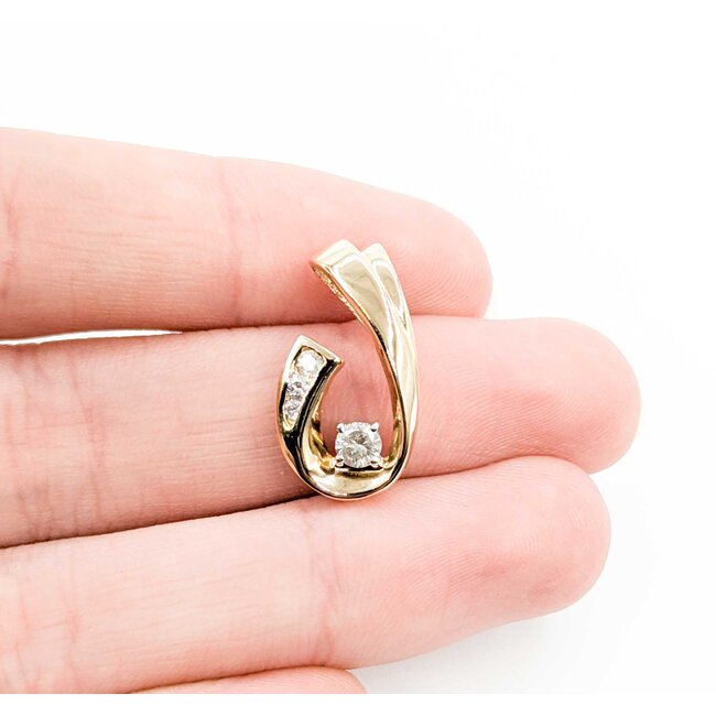 Pendant Swirl .30ctw Round Diamonds 14ky 21x11mm 2.55g 225040034