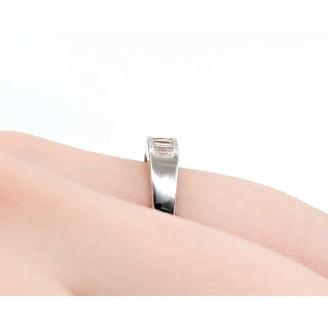 Ring Channel Set .50ctw Baguette Diamonds 900pt 4mm sz6.5 3.22g 125030054