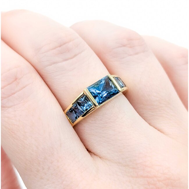 Ring 3.5ctw London Blue Topaz 18ky 6mm Sz7.5 5.2g 125040029