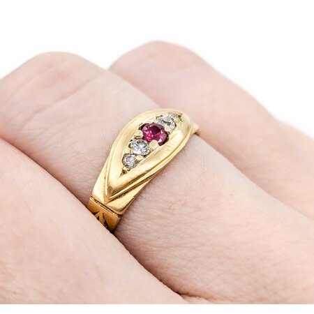 Ring .16ctw Mine Cut Diamonds .12ctw Ruby 18ky 7mm Sz9.5 3.5g 225040085