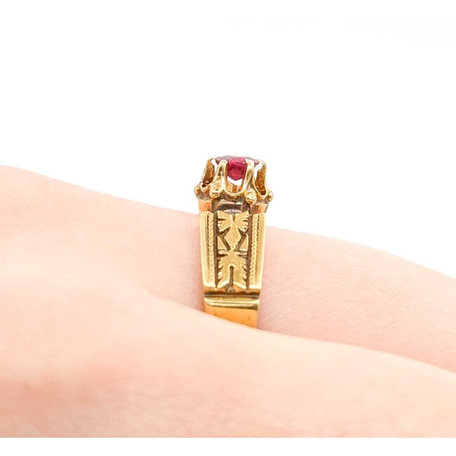 Ring Milgrain .31ct Ruby 18ky 6mm Sz7 5.2g 125040049