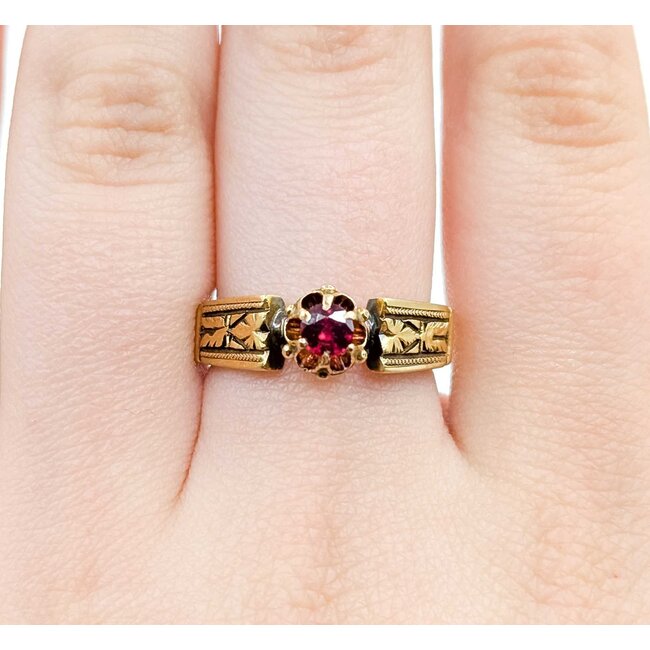 Ring Milgrain .31ct Ruby 18ky 6mm Sz7 5.2g 125040049