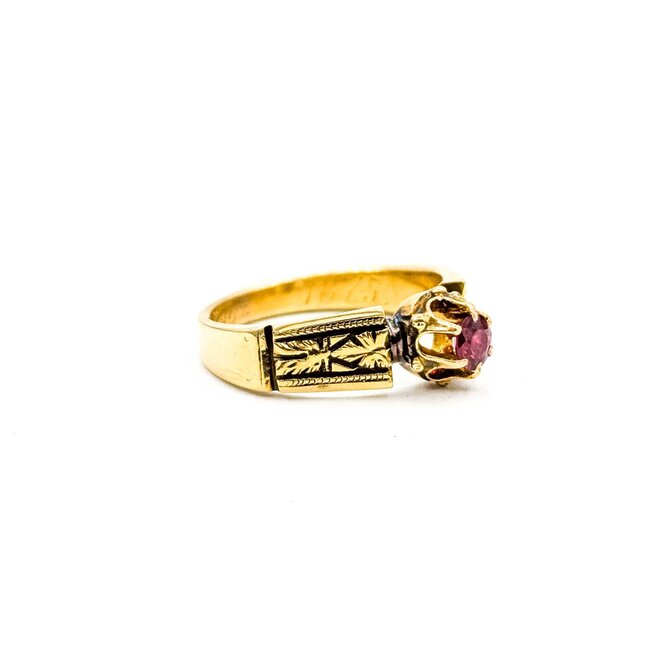 Ring Milgrain .31ct Ruby 18ky 6mm Sz7 5.2g 125040049