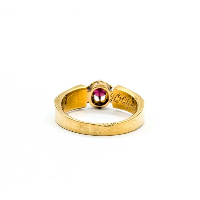 Ring Milgrain .31ct Ruby 18ky 6mm Sz7 5.2g 125040049