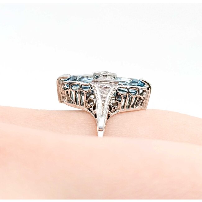 Ring Filigree .02ctw Round Diamond 5ctw Blue Zircon 14kw 17.5x8mm Sz5 2.5g 125040048