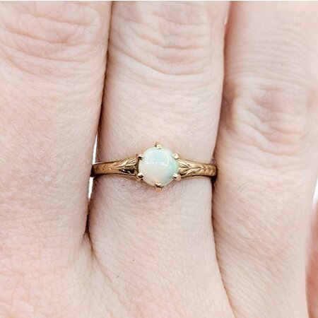 Ring Solitaire .40ct Cabochon Opal 10ky 2.25mm Sz7 2.1g 225040088
