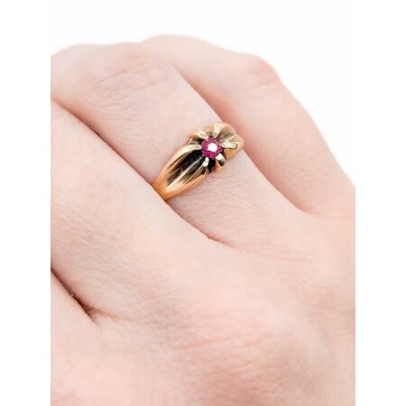 Ring Solitaire .15ct Ruby 14ky 7mm Sz6 2.4g 225040090