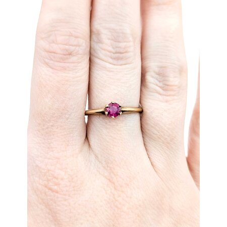 Ring Solitaire .41ct Ruby 14ky 2.1mm Sz8 2.1g 225040093