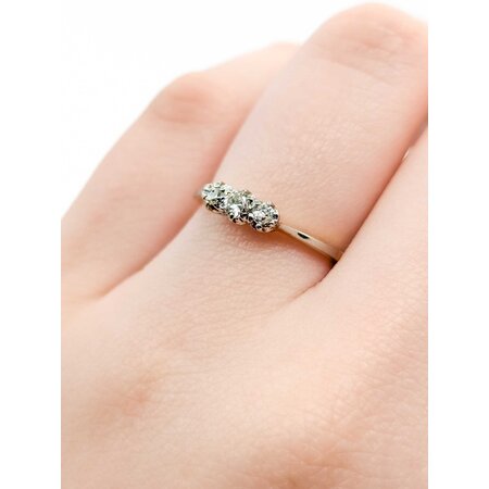 Ring 3-Stone .16ctw Old Euro Cut Diamonds 18ky 1.6mm Sz5 1.9g 125040046