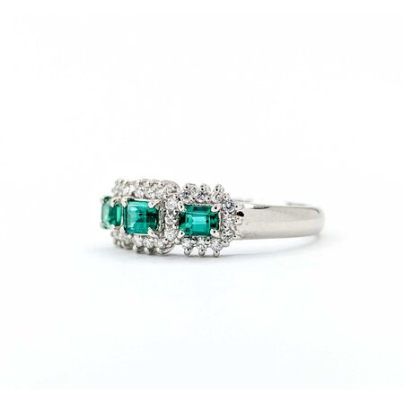 Ring 3-Stone Halo .22ctw Round Diamonds .47ctw Emerald 900pt 6.8mm Sz7 4.5g 125040058