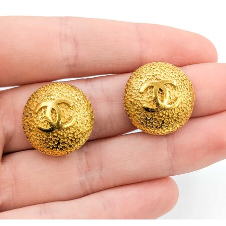 Chanel Coco Mark Round Textured CC Earrings 125050128