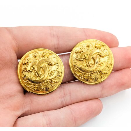 Chanel Coco Mark Round Large CC Grape Vine Earrings 125050124