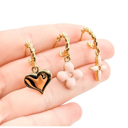 Louis Vuitton Buci d'Oreille Sweet Monogram Earrings 125050099