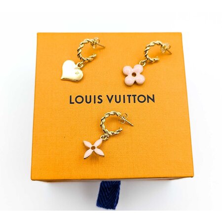 Louis Vuitton Buci d'Oreille Sweet Monogram Earrings 125050099