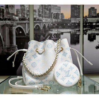 Handbag Louis Vuitton Bella handbag 125050142